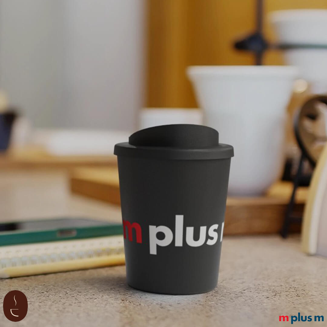 Recycling-Isolierbecher mit 250 ml, doppelwandiger Isolierung und Schraubdeckel, perfekt bedruckbar mit individuellem Logo als Werbeartikel