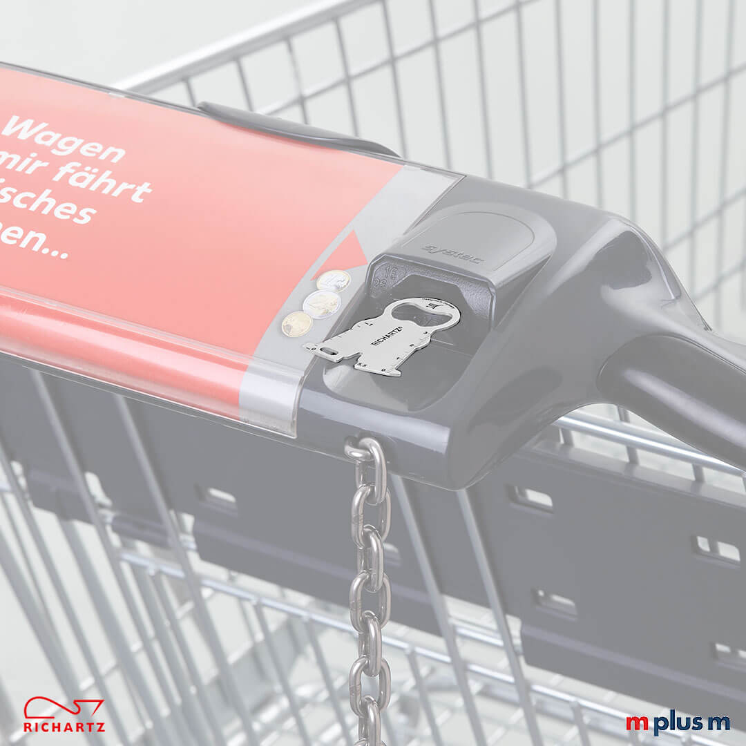 Passt perfekt und ist immer dabei: Einkaufswagenlöser karl als Werbeartikel am Schlüsselbund