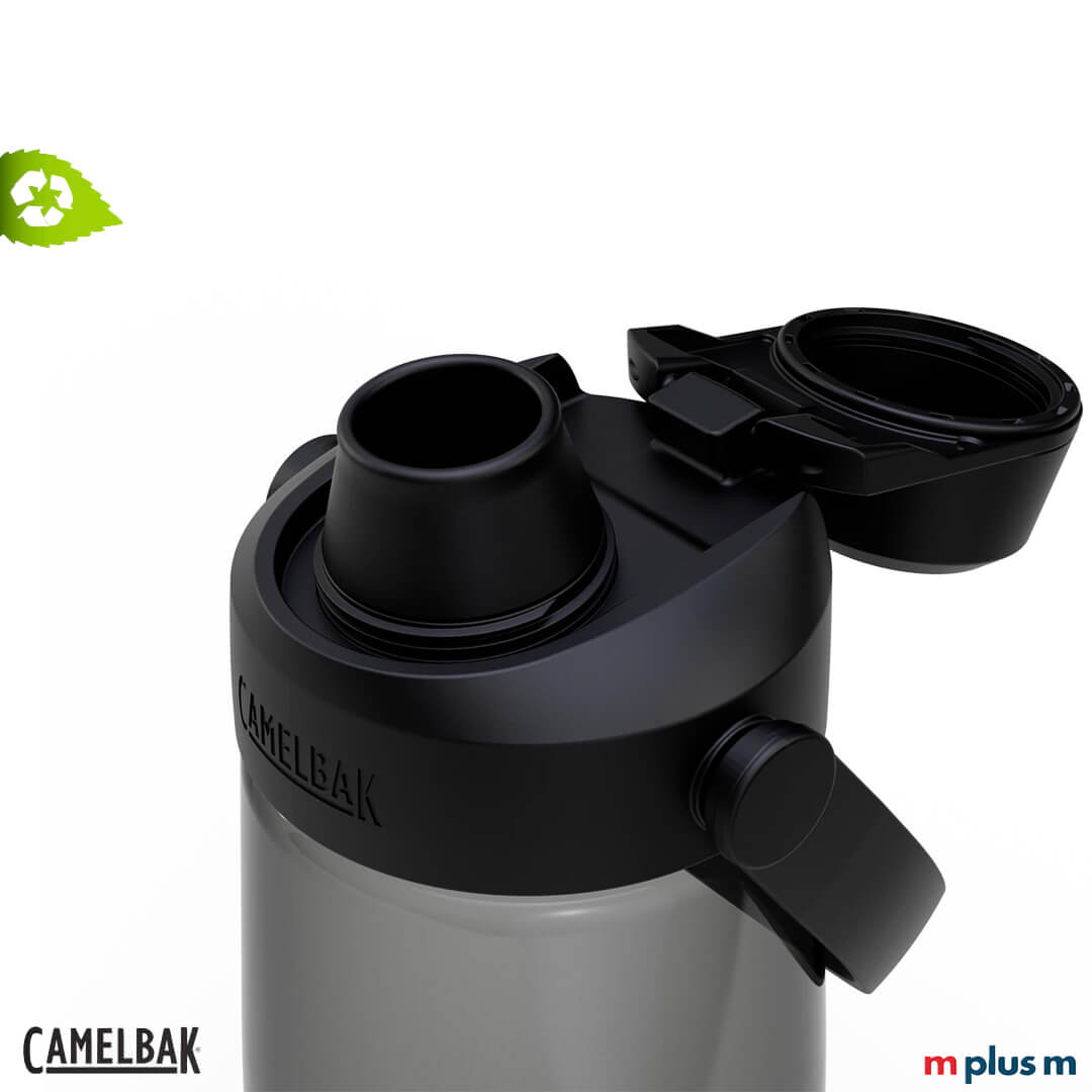 Anthrazitfarbene Camelbak Thrive Chug 750 ml Trinkflasche aus Tritan Renew, spülmaschinenfest und robust, elegante Werbeflasche mit individuellem Firmenlogo oder Motiv bedruckbar