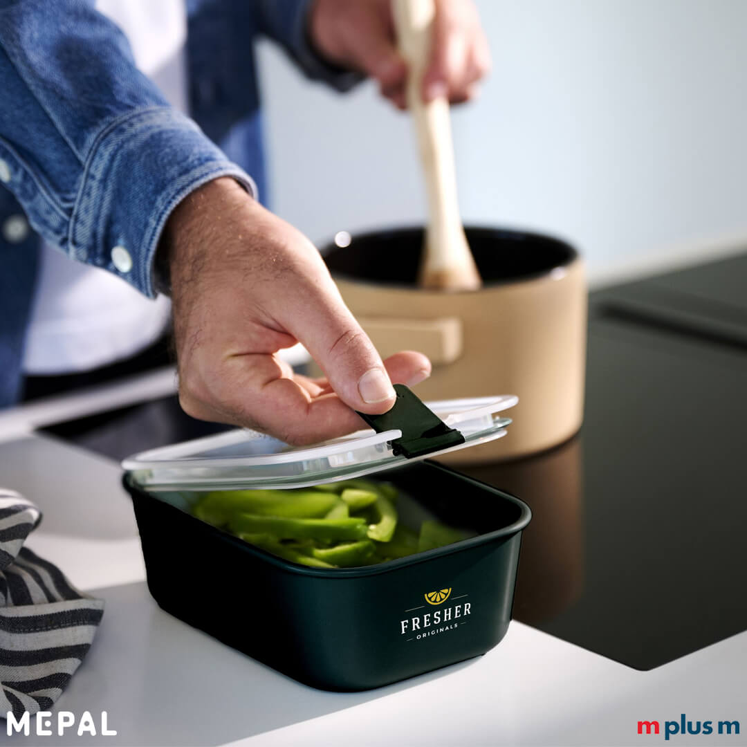 Frischhaltebox von Mepal Schwarz - ideal zur Ausbewahrung von Gemüse im Kühlschrank