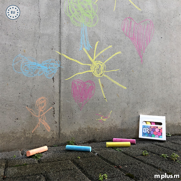 Hochwertige Straßenmalkreide aus Deutschland. Färbt nicht an die Finger