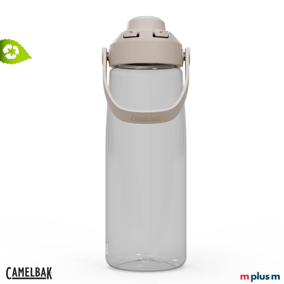 Weiße Camelbak Thrive Chug 750 ml Trinkflasche aus Tritan Renew mit Recyclinganteil, stabile Sportflasche für unterwegs, personalisiert mit Firmenlogo oder Motiv bedruckbar in wenigen Tagen