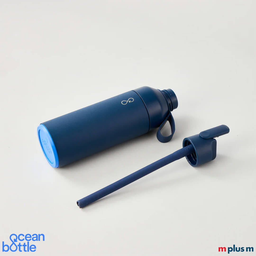 Blaue Ocean Bottle mit individueller Logo-Gravur