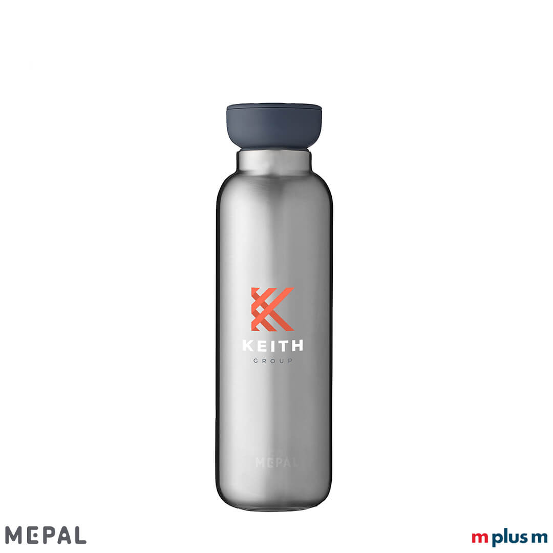Blaue Mepal Thermosflasche 500ml auslaufsicher und hält das Äußere kühl und trocken mit Firmendruck