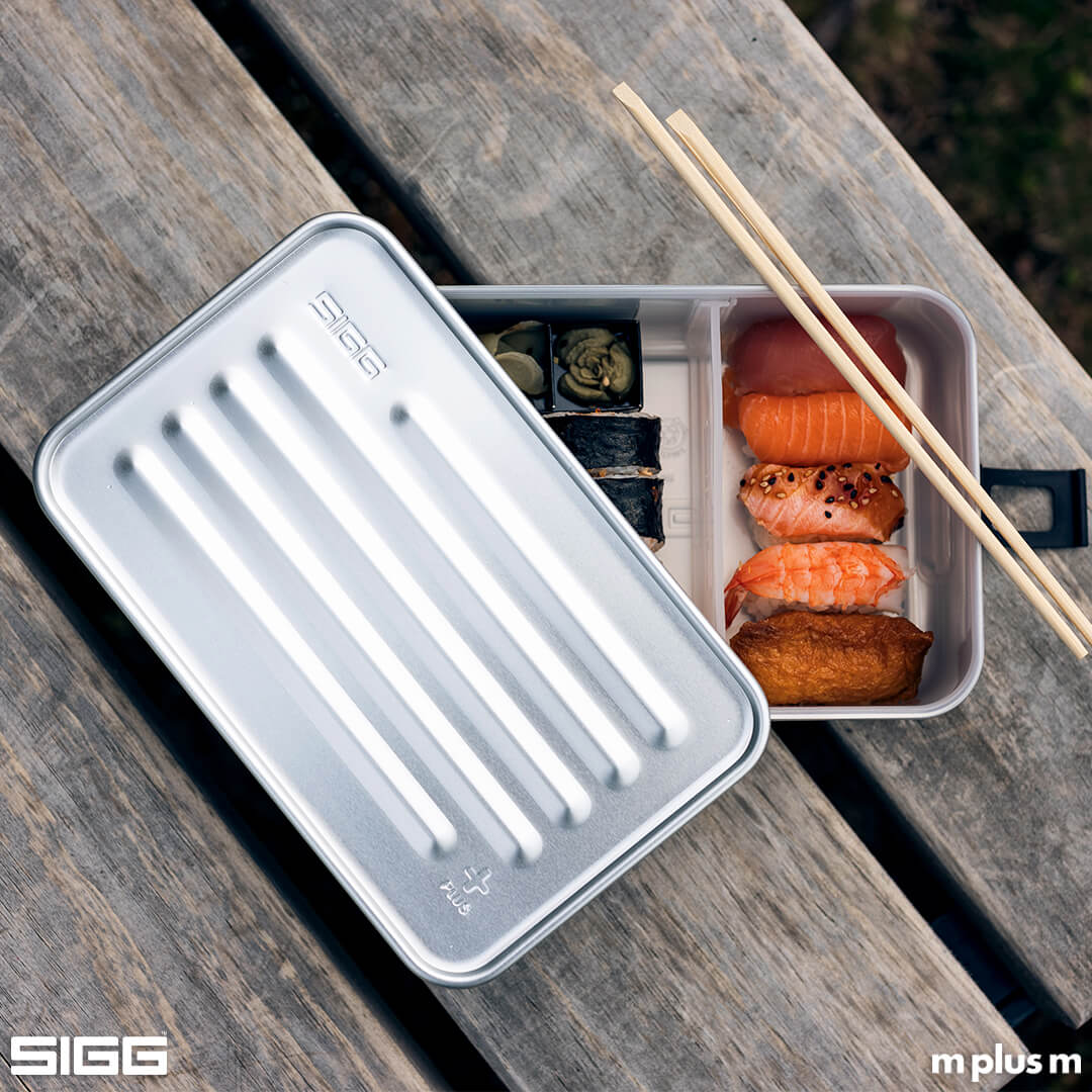 SIGG Metall Brotzeitbox aus Aluminium zum mitnehmen für unterwegs